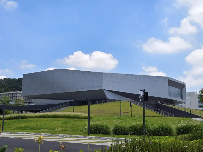 Proyek Pompa Panas Blueway di Pusat Renang Universitas Teknologi Maju Shenzhen (SUAT).
